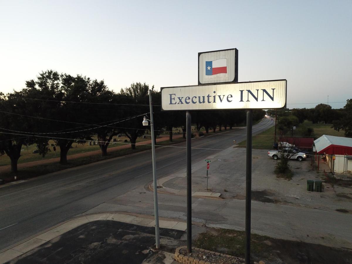 Executive Inn San Saba Exterior photo